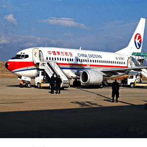 松原查干湖机场货运航空快运业稳步发展的原因是什么？